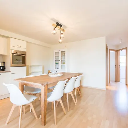 Modern And Large 2 Bedroom In Westende Apartmán *