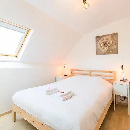 Modern And Large 2 Bedroom In Westende ミデルケルケ